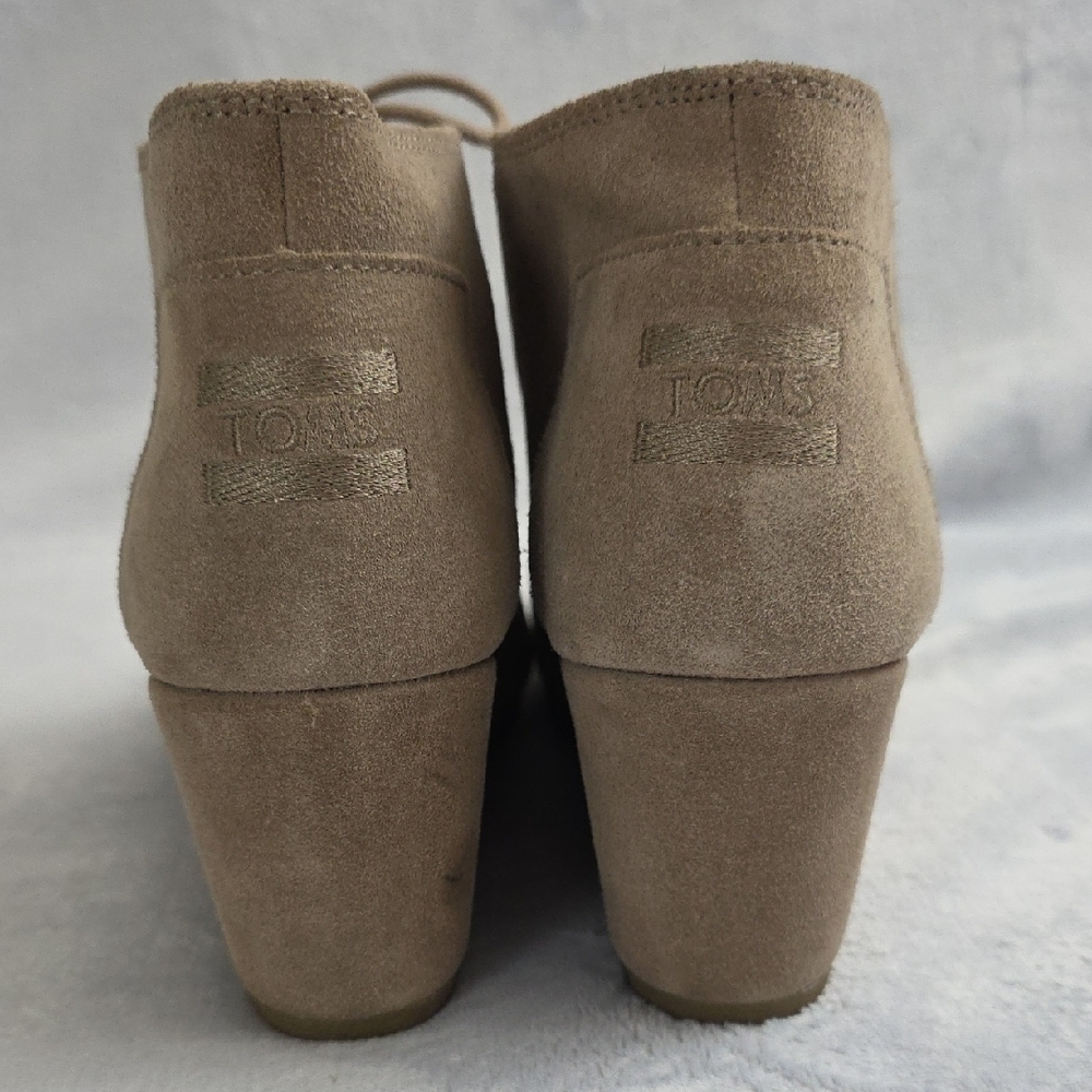 TOMS Desert Wedge Booties Womens Tan Suede Lace Up Ankle Boots Casual Comfort - Picture 4 of 12